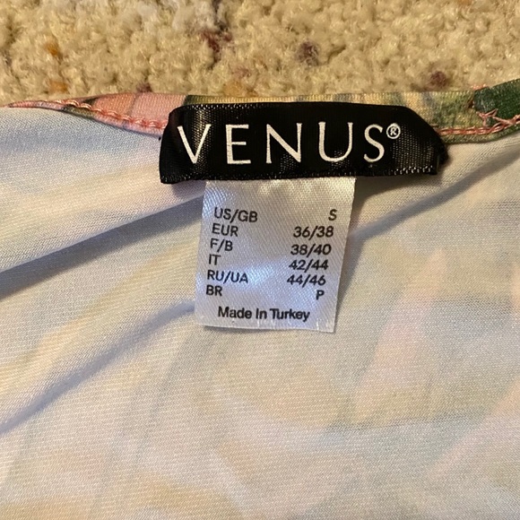 Tropical Cold Shoulder Venus Top - Picture 5 of 5